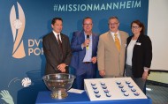 Achtelfinal-Auslosung: Joachim Fitzner, Moderator Frank Bleydorn, Bundesspielwart Gerald Kessing und Viola Knospe (Managerin Spielbetrieb). (Foto: VBL)